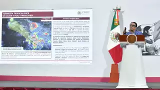 Presidenta Sheinbaum alerta que Tormenta Tropical Erick podría impactar como Huracán categoría 2 en México