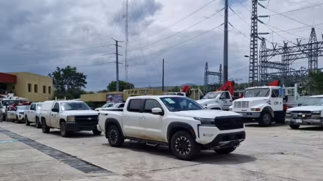 CFE desplegó mil 392 trabajadores para garantizar el suministro eléctrico ante la llegada del Huracán John a las costas de Oaxaca.