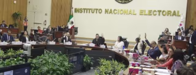 El Consejo General del INE analiza el proyecto sobre sobrerrepresentación y mayoría calificada de Morena