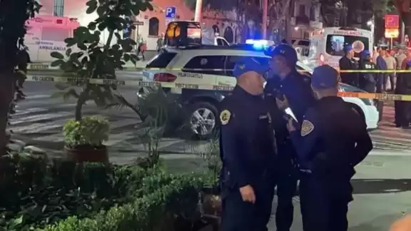 Elementos policiacos acordonaron el área en Ciudad de México Elementos policiacos acordonaron el área en Ciudad de México