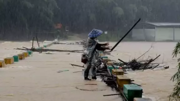Las intensas lluvias en diversas provincias de China, han dejado daños considerables, así como la desaparición y muerte de personas Las intensas lluvias en diversas provincias de China, han dejado daños considerables, así como la desaparición y muerte de personas
