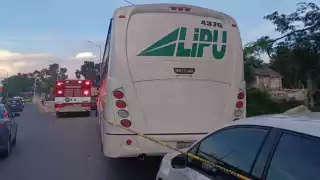 Muere motociclista en Cancún, luego de ser arrollado por autobús de la empresa LIPU
