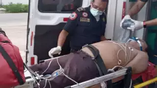 Trailero, a punto de morir tras tomarse un café en la carretera Mérida-Cancún 