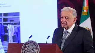 López Obrador aplaude a Prisca Awiti Alcaraz por medalla de plata en París 2024