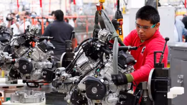 Durante julio el personal ocupado en la industria manufacturera creció 0.7%