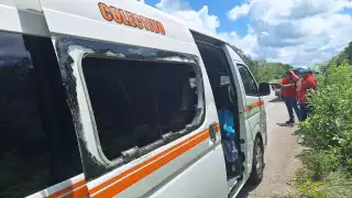 Llanta de un camión de carga  causa accidente al desprenderse y deja lesionados en Felipe Carrillo Puerto