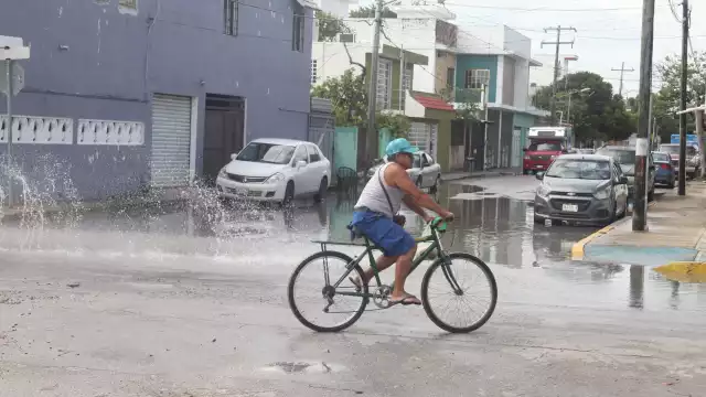 Debido a la presencia de lluvias, recomiendan salir a las calles con precaución