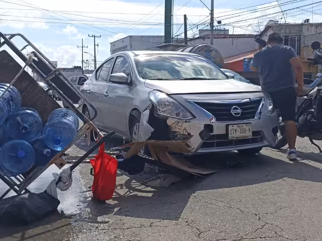 Ambos vehículos sufrieron daños tras el accidente