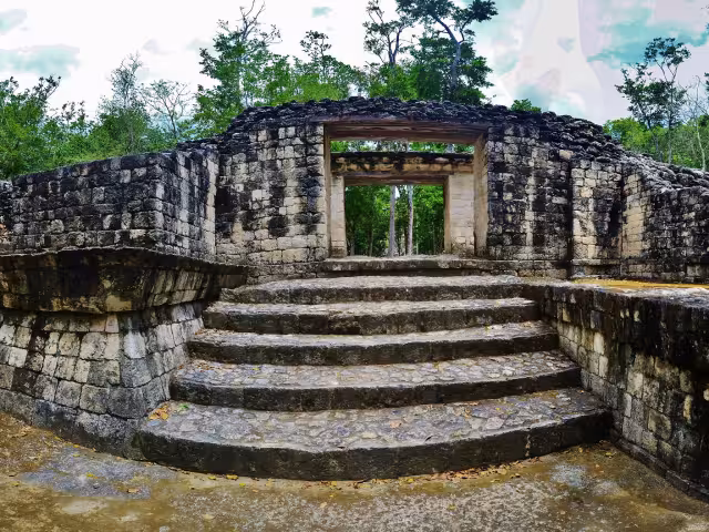 Balamkú, el Templo del Jaguar: Arte y naturaleza en Campeche