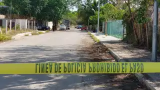 Asaltantes roban vehículo de un hombre mientras cargaba gasolina en Playa del Carmen