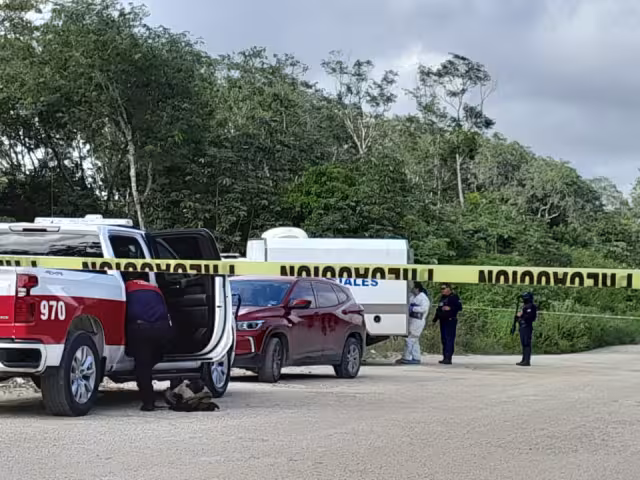 El cuerpo estaba envuelto en una cobija y presentaba signos de tortura
