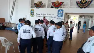 Los agentes recibieron 7,500 pesos en lugar de los 24,800 pesos que consideran les corresponden