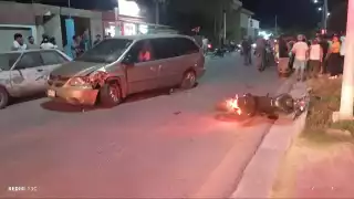 Accidente en Xpujil deja a motociclista herido tras choque con auto