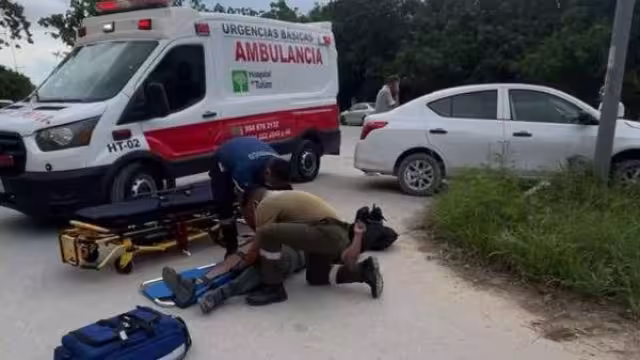 Conductor no respeta señal de alto y choca a motociclista en Tulum