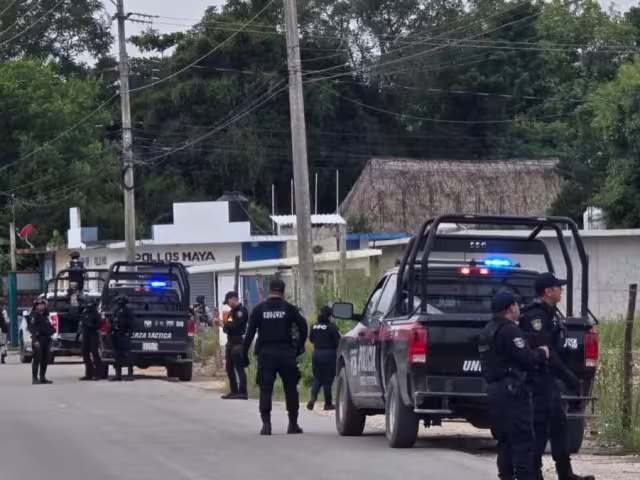 Además su teléfono celular y la llave de su camioneta también fueron sustraídas