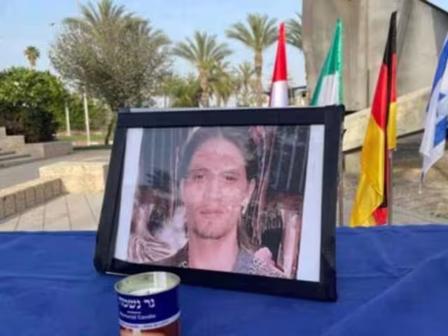 Los restos del francomexicano Orión Hernández Radoux fueron despedidos en el Aeropuerto Internacional Ben Gurión de Tel Aviv