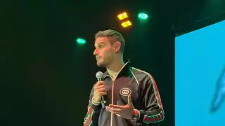 Adrián Marcelo fue criticado por sus comentarios respecto a su show de comedia.