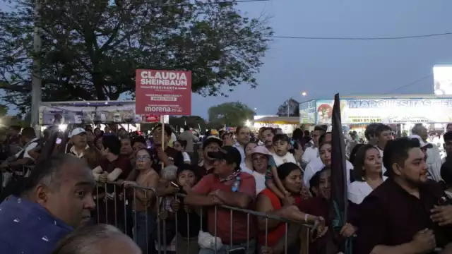 La gente ya está en el parque San Roque para el mitin de Claudia Sheinbaum