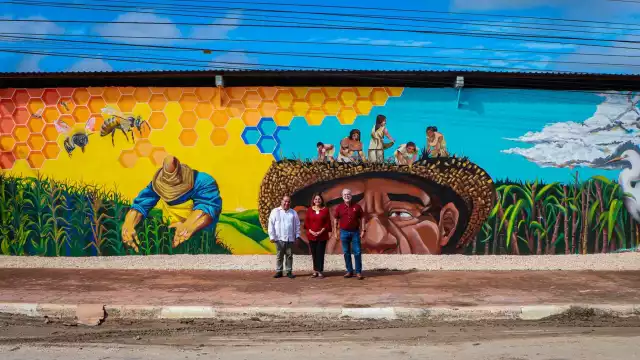Campeche inaugura su primer mural de realidad aumentada, "Cosecha dorada, las raíces de nuestro campo", en la Central Maquinaria de la SDA