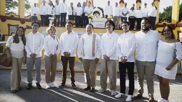 Gobernador de Yucatán anunció la creación de la beca universitaria Jóvenes Renacimiento en Yucatán