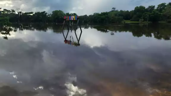 El crecimiento del río Chumpán ha causado inundaciones en patios y potreros de Aguacatal El crecimiento del río Chumpán ha causado inundaciones en patios y potreros de Aguacatal