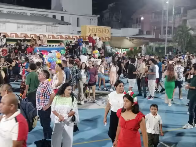 Así fue el Grito de Independencia en Isla Mujeres (FOTOS)