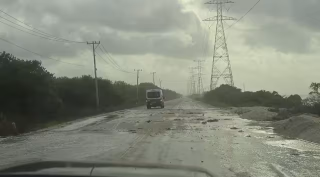 El huracán Milton afectó dos tramos de la carretera federal 180 Matamoros-Puerto Juárez