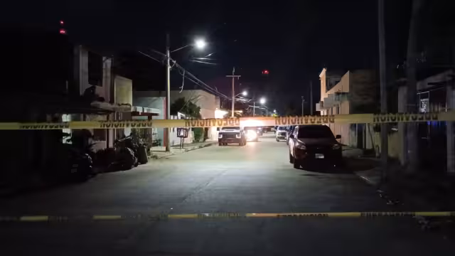 Cadáveres encontrados durante el cateo a una casa en Cancún, son de una mujer y un hombre