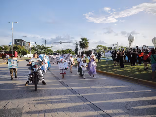 Manifestaciones le "pegan" al turismo de Quintana Roo