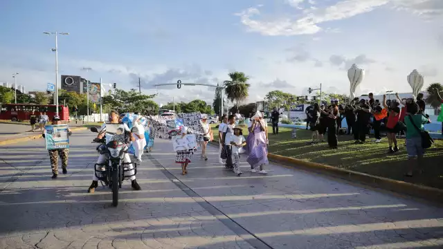 Manifestaciones le "pegan" al turismo de Quintana Roo