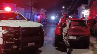 Balean a dos hombres en Cancún cuando iban a comprar cervezas