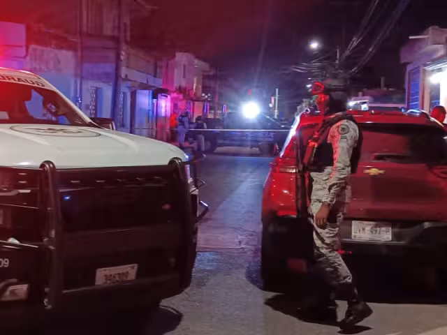 Autoridades llegaron al lugar de los hechos para realizar investigaciones