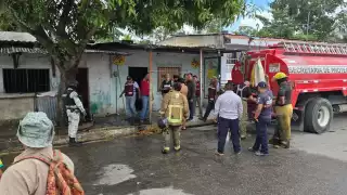 Se registran dos incendios en Escárcega: Uno arrasó con una vivienda