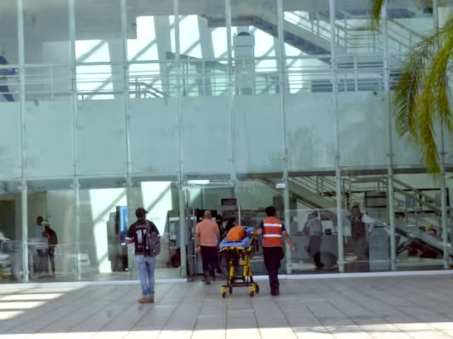 La ambulancia de Asur, con elementos de emergencia, llevo el equipo necesario para asistir al paciente, quien no requirió mayores atenciones