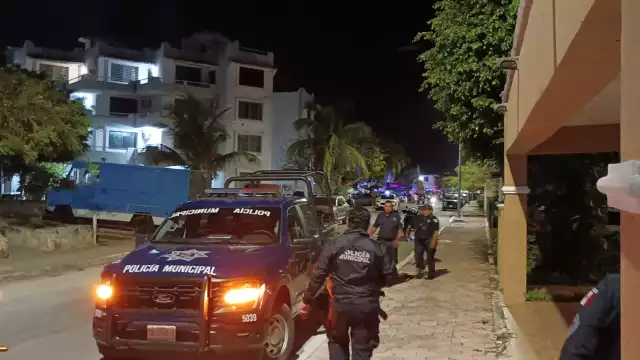 Testigos afirmaron haber visto forcejeo con las autoridades, además de detonaciones de armas de fuego