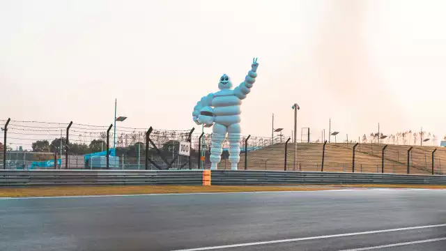 La producción de llantas realizadas en la planta de Querétaro no cumplen con las necesidades del mercado actual