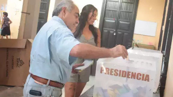 Hubo flujo constante de votantes, sin largas filas, lo que permitió un proceso ordenado. Hubo flujo constante de votantes, sin largas filas, lo que permitió un proceso ordenado.