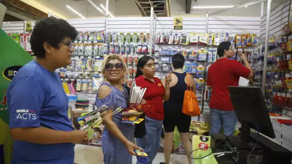 Con más de 15 expositores, se inauguró la “Feria de regreso a clases 2024”.
