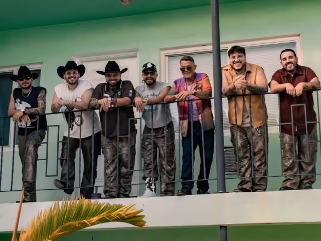 Usuarios acusan a Grupo Frontera de apoyar a Donald Trump