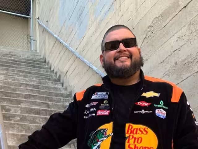 Iván ‘La Mole’ está en el o del huracán al dejar caer un extraño paquete de su bolsillo