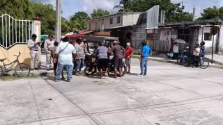 Aparatoso choque en Escárcega deja a joven grave y a menor hospitalizada