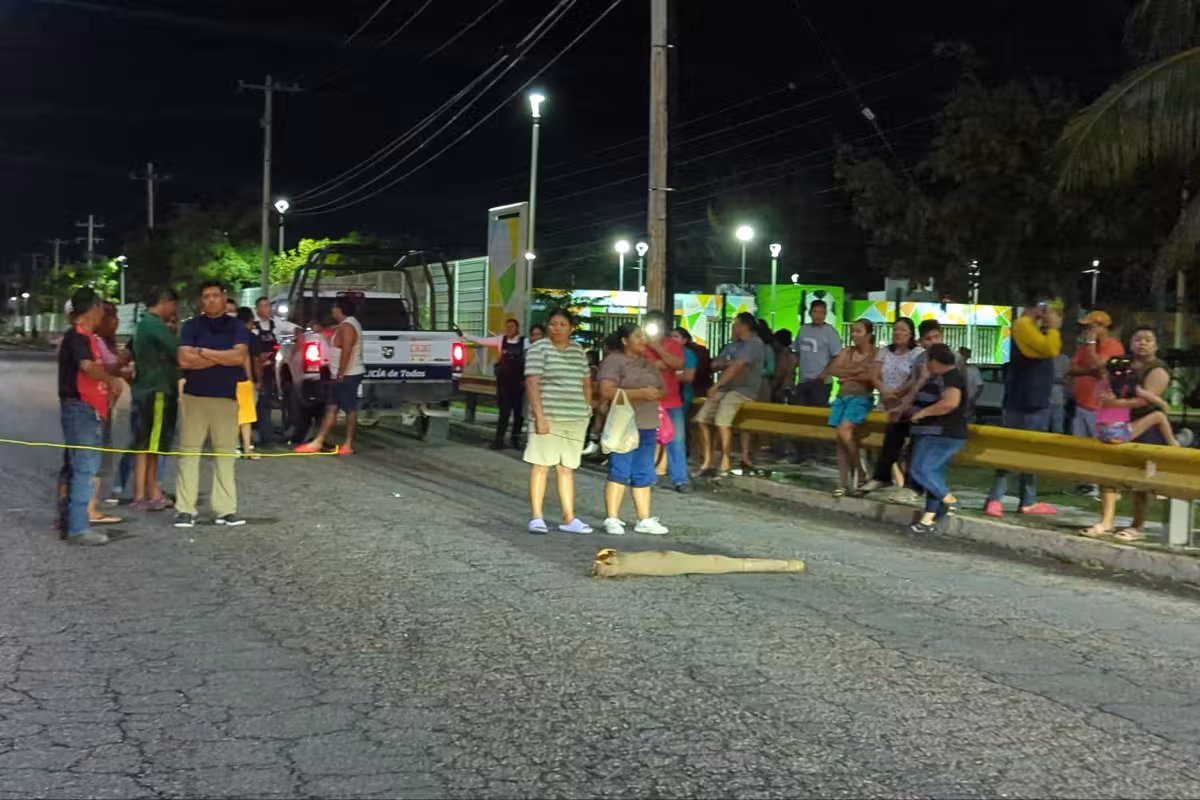 Vecinos de Ciudad del Carmen bloquean avenida Isla de Tris por falta de ...