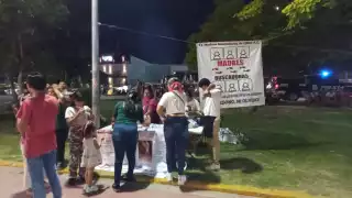 Madres Buscadoras de Quintana Roo aprovechan aglomeración para recaudar fondos