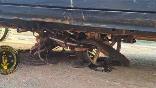 Motociclista muere calcinado tras chocar contra una camioneta en Hopelchén