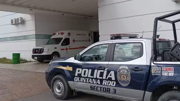 La menor de edad fue trasladada a un hospital para recibir atención médica. La menor de edad fue trasladada a un hospital para recibir atención médica.