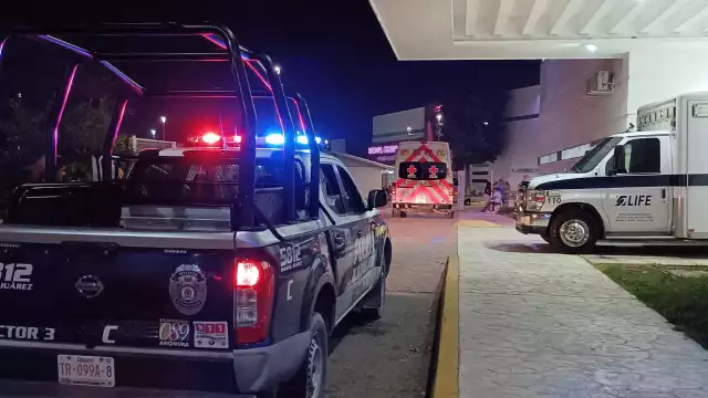 El hombre lesionado fue trasladado a un hospital.