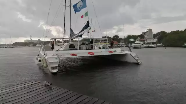 Arriban embarcaciones de Cancún a Isla Mujeres ante la llegada del huracán “Milton”