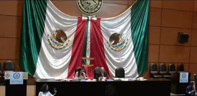 La Comisión de Puntos Constitucionales aprobó la reforma al Poder Judicial con 22 votos a favor y 17 en contra.