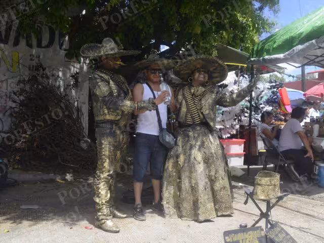 “Nopalito y Tequila” buscan difundir el teatro y el estatuismo con diferentes actos de arte urbano