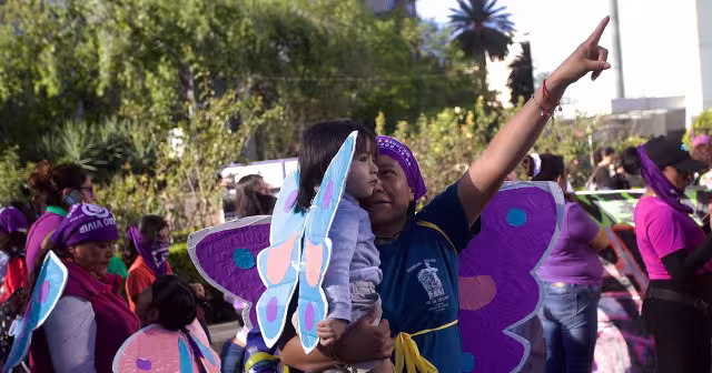 La autora prefi ere "aceptar simplemente lo que Virginia Woolf afirmó: feminista es cualquier mujer que cuente la verdad sobre su vida".